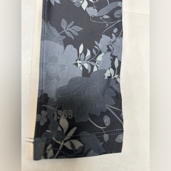Splits59 Sydney graphite floral leggings 🌼 - Picture 7 of 8